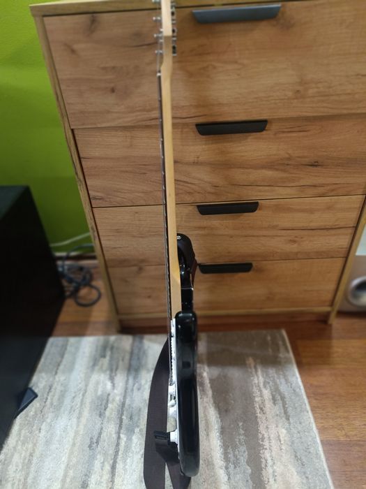 Squier stratocaster електрическа китара