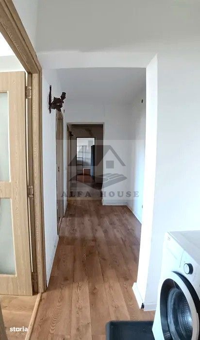 Apartament cu trei camere, zona Racadau 77 mp , etaj intermediar — fotografia 3