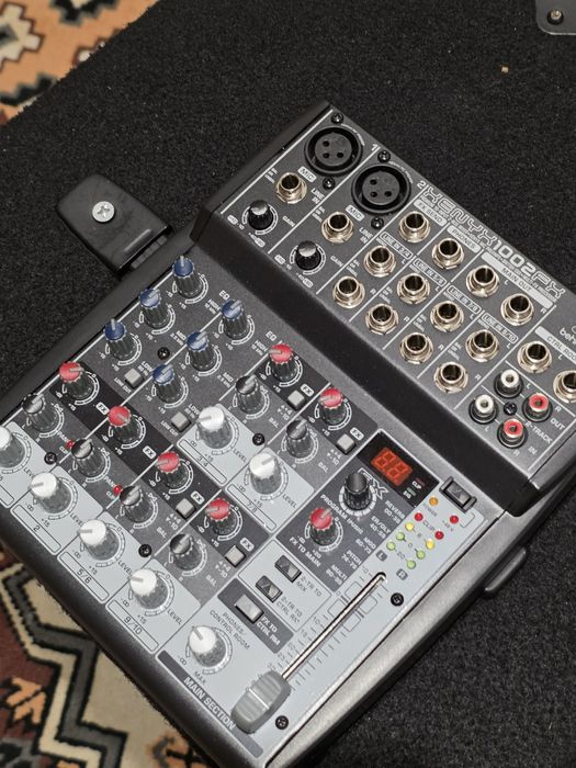 Активни тонколони с миксер