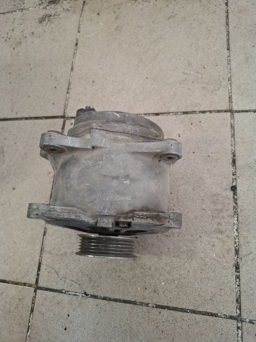 Продам генератор на Ауди Q7 объёмом 4,2