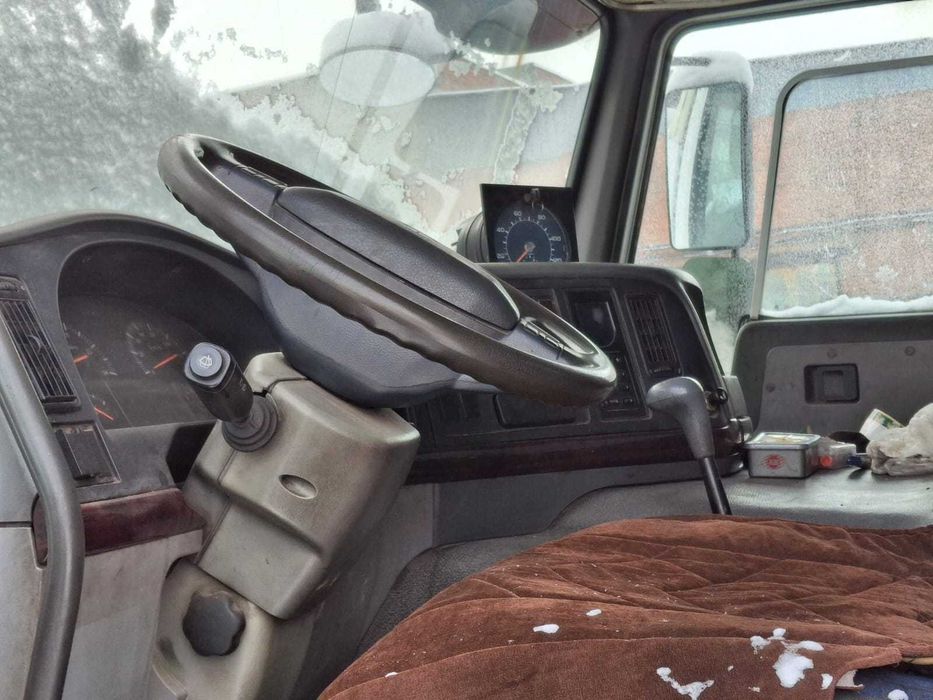 продам автомобиль HOWO