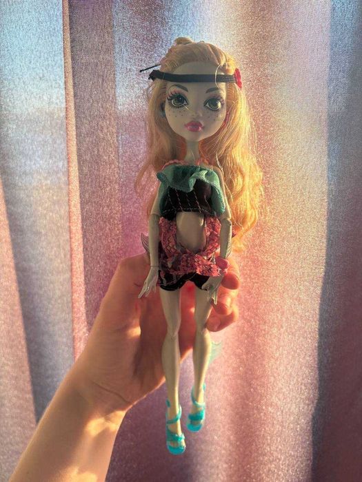 Продам кукол Monster High и Bratz