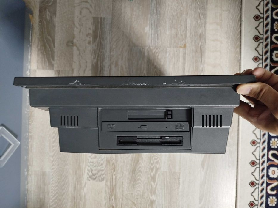 Моноблок с сенсорным экраном