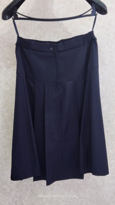 Продам школьную форму для девочки-старшеклассницы