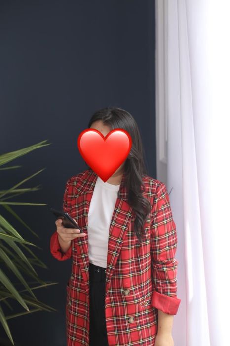 Пиджак в красном цвете