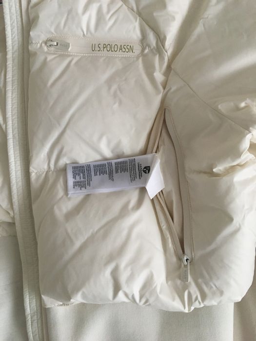 Куртка продам приталенная