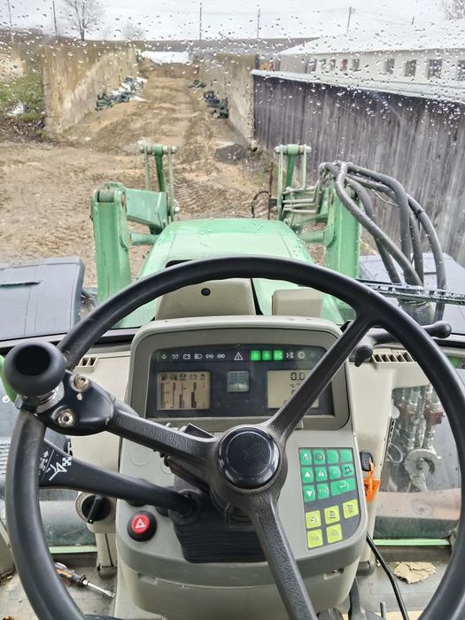 Fendt 714 cu încărcător