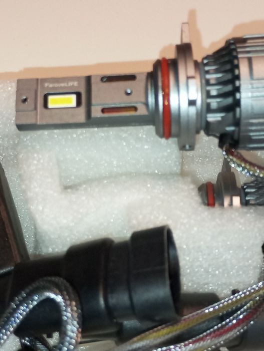 Продавам ЛЕД КРУШКИ МОДЕЛ 9012