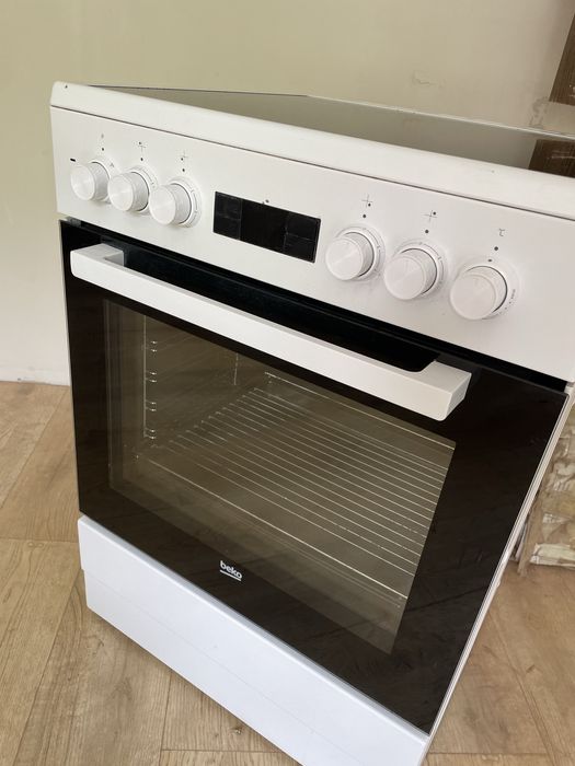 Продам духовку Beko