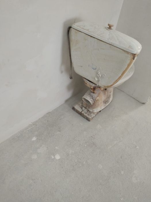 Унитаз строительный. Бесплатно.