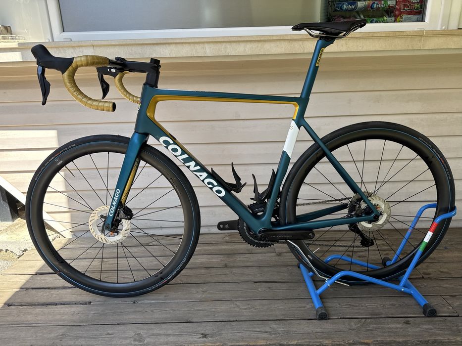 Карбонов шосеен велосипед Colnago V3 Disc Carbon – Blue/Gold