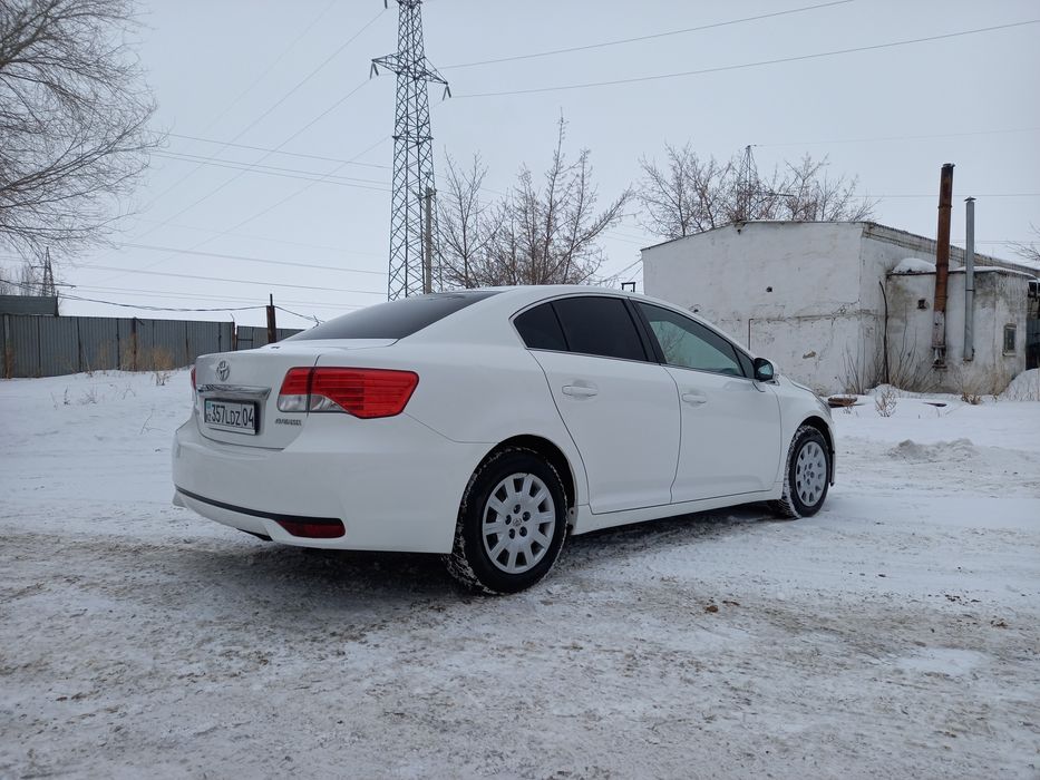 Автомобиль Toyota avensis