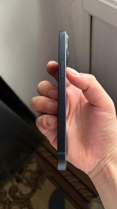 Продам iPhone 13