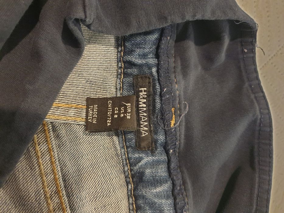 Vand blugi pentru gravide