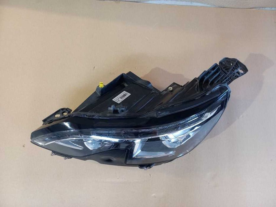 Far stanga complet fara defecte Full Led Peugeot 3008 GT LINE 2017