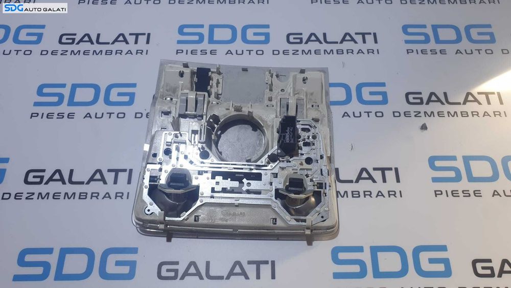 Lumini Lampa Iluminare Plafon Tavan Habitaclu Fata Volkswagen Golf 5 2004 - 2008 Cod 1K0947105P