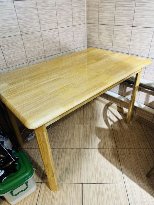 Стол обеденный (дерево)