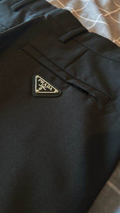 Vand Pantaloni eleganti Prada