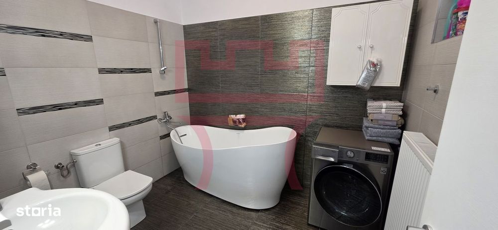 Casa zona Platinia Parcul Mare curte 500mp + apartament/ birou