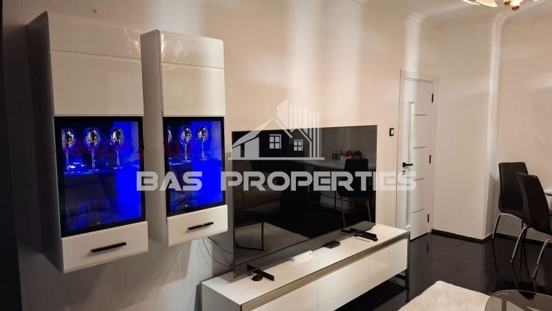 Продава се Тристаен апартамент в София, Овча купел 2 - 75 кв.м за 2800 €/кв.м - Снимка #2