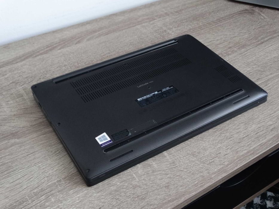 Laptop Dell Latitude 7400