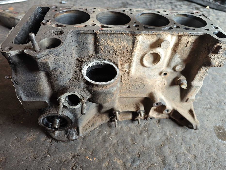 Блок Нива 21213 голый с бугелями 82.4