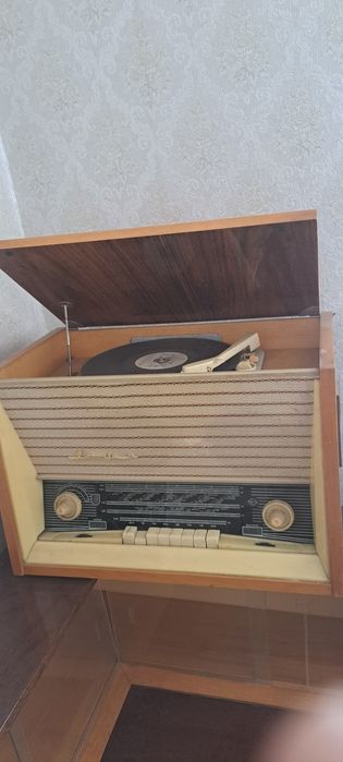 Радио грамофон Ретро