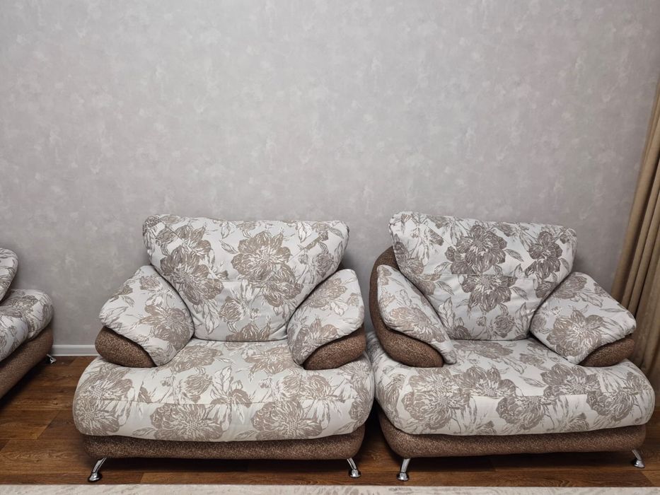 Диван и 2 кресла