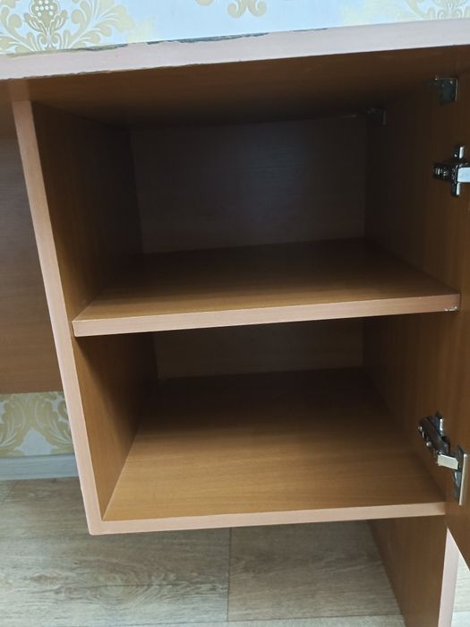 Продам офисный стол