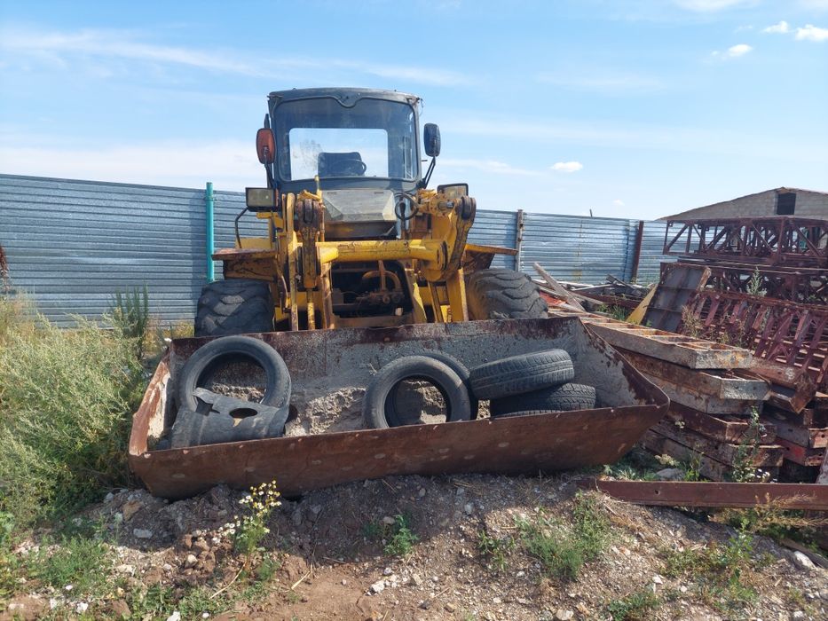 Погрузчик на запчаст продаём