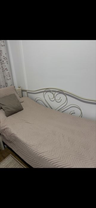 Vând pat o persoana