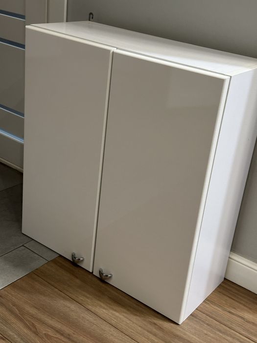 Продам шкаф навесной