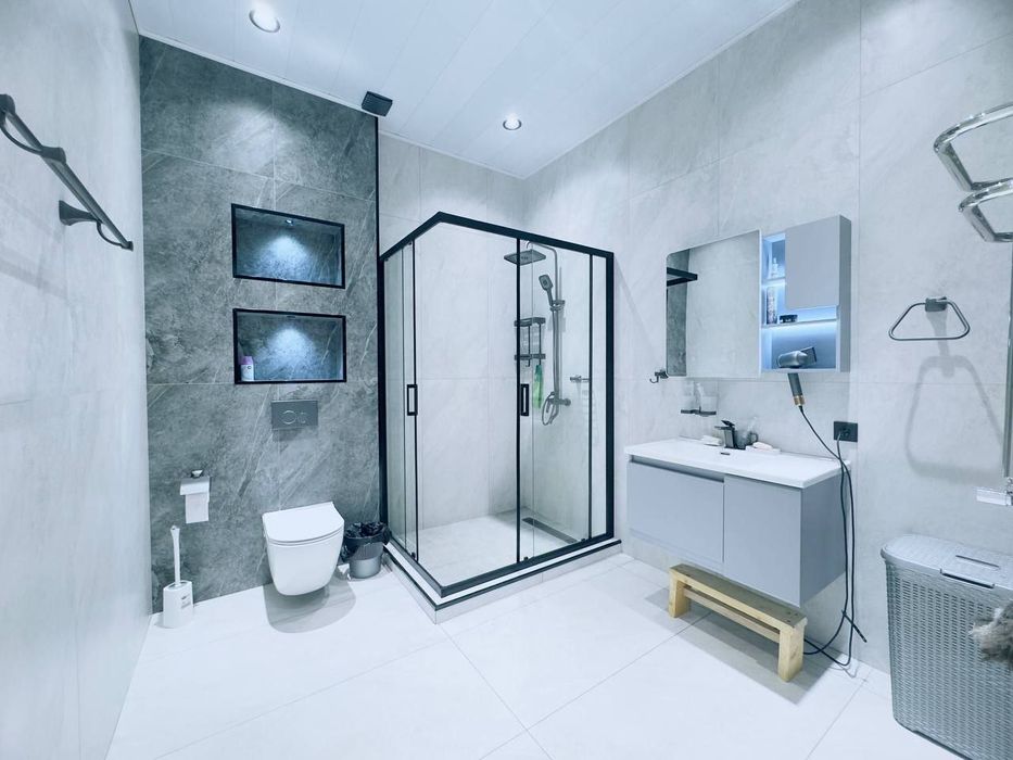 Продаётся 2 этажный дом. 7 комнат. 2.7 сотки земли. 240 м²