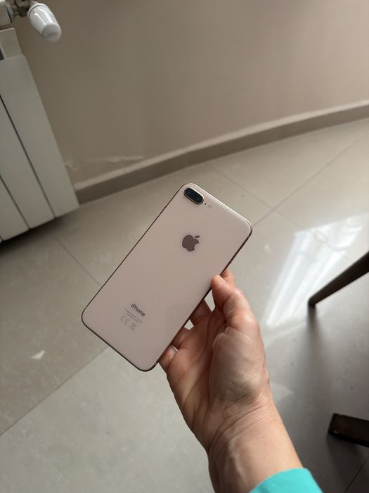 iphone 8 plus - без ремонти