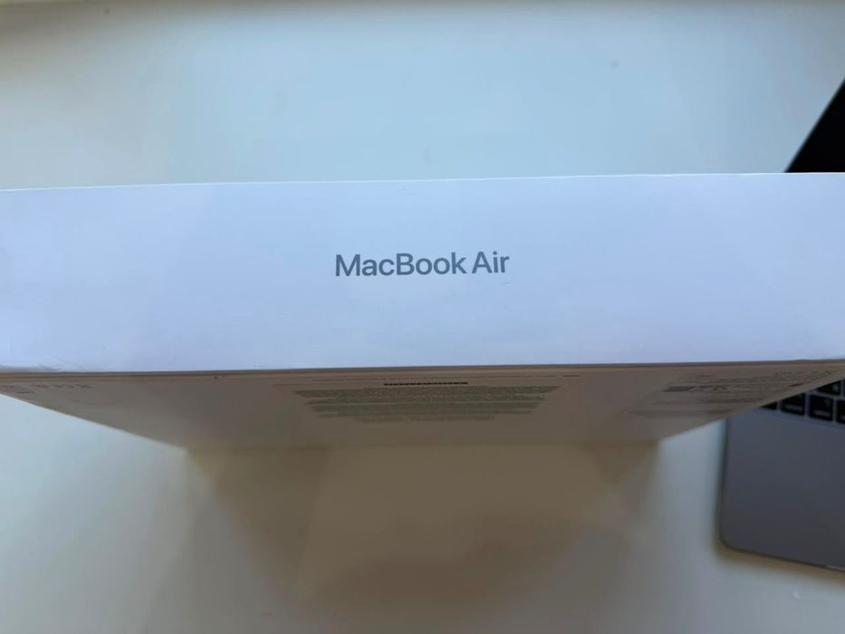 Срочно продам MacBook в идеальном состоянии