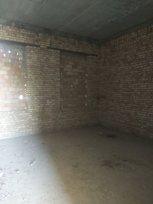 Назарбек марказида уй сотилади