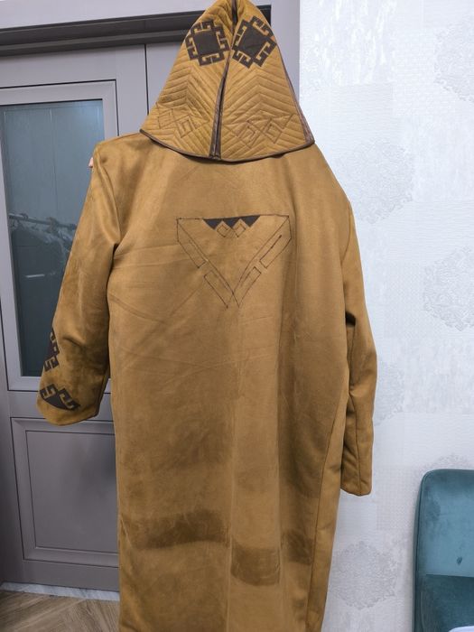 Национальный Каракалпакский чапан с головным убором,есть два вида