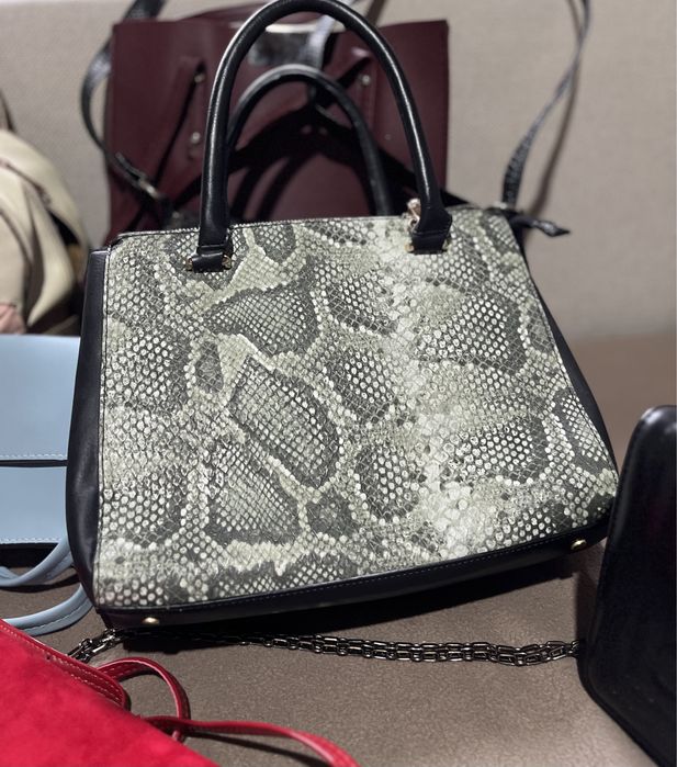 Дамски чанти и раници от 10,15