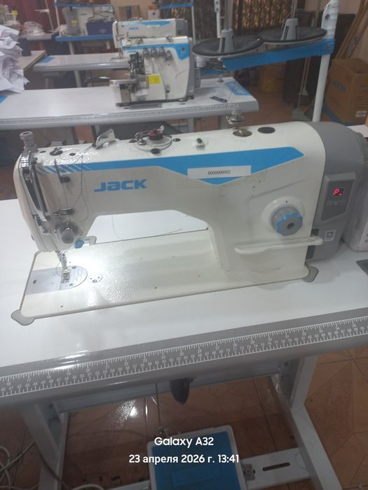 Швейная машинка Jack