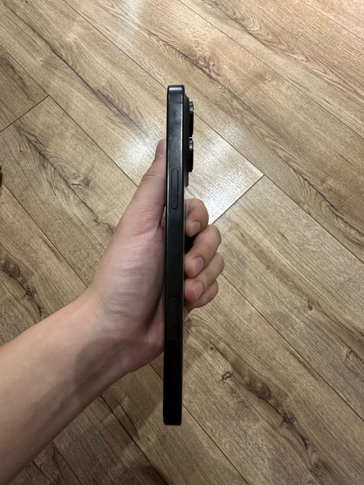 Продам IPhone 16 Pro Max 512 GB