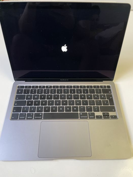 Macbook Air 13 inch 2020 impecabil