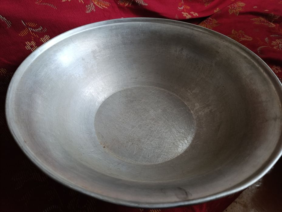 Большой эмалированный таз,около 45 см