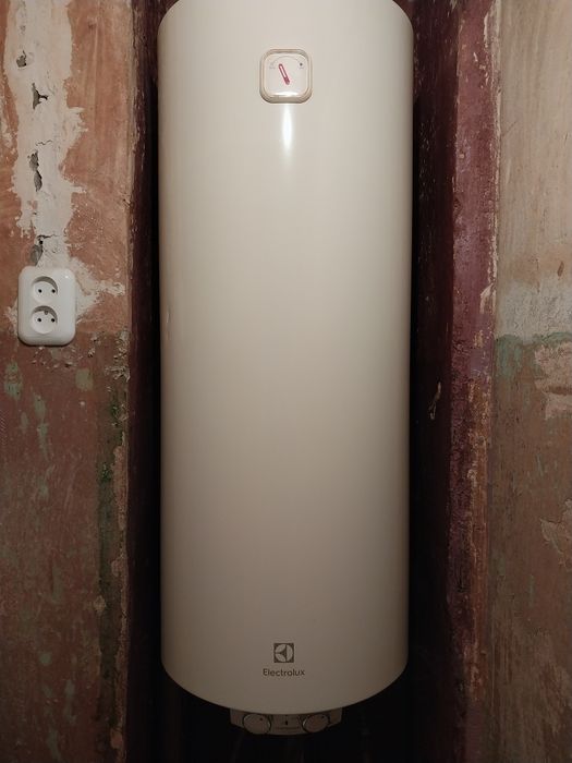 Водонагреватель Electrolux 80 литр
