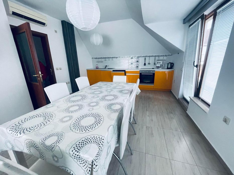 Дава се под наем Двустаен апартамент в к.к. Св.Св. Константин и Елена - 65 кв.м за 498.27 € - Снимка #2