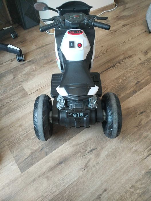 Акумулаторен мотор