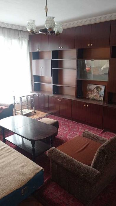 Дава се под наем Тристаен апартамент в Шумен, Добруджански - 90 кв.м за 306 € - Снимка #2