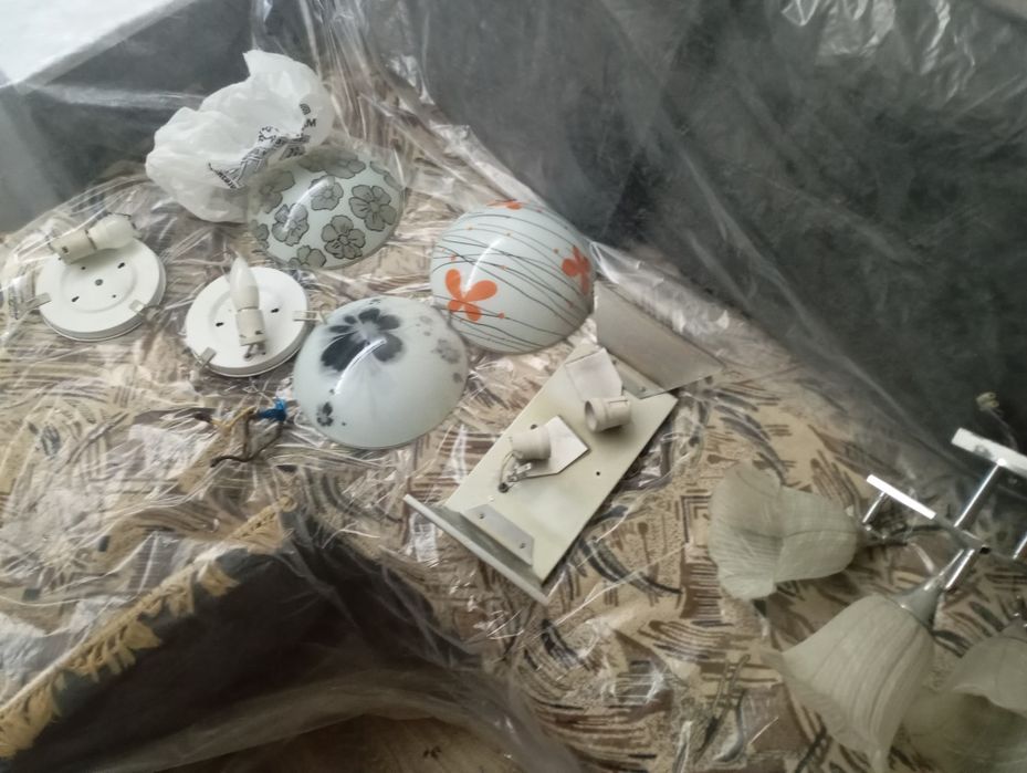 продам люстры, сделали ремонт поменяли.