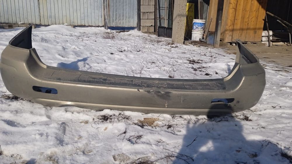 Продам задний бампер Subaru