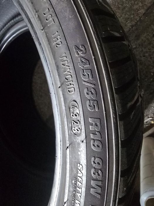 Kumho 245/35 R19 93W MS iarnă