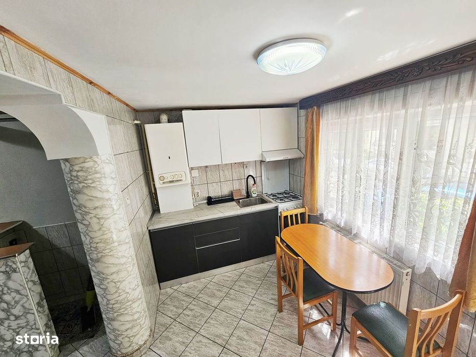 Apartament cu 4 camere, balcon MOBILAT , UTILAT , zona Nae Leonard